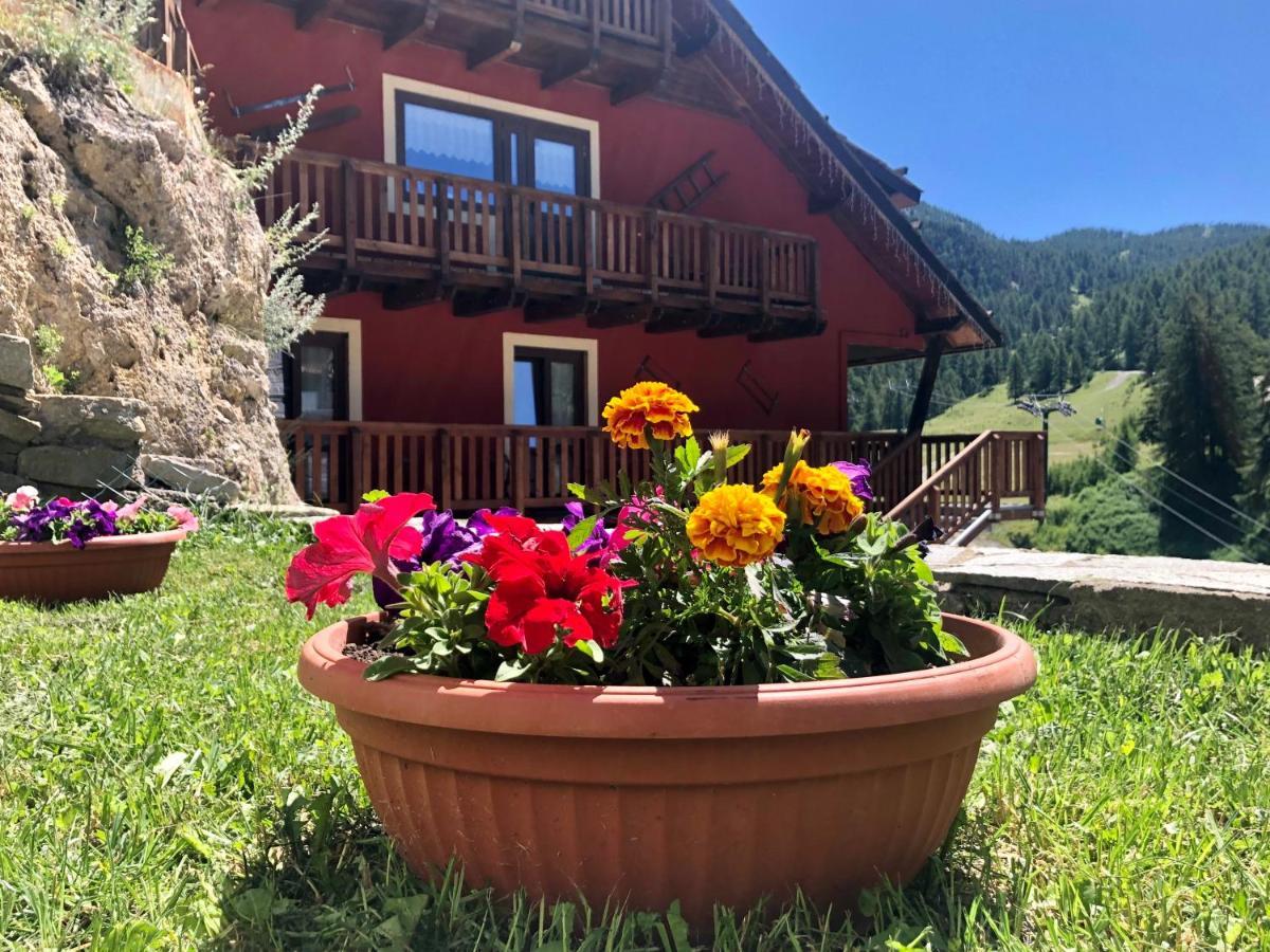 Hotel Piccolo Chalet Claviere Exterior photo