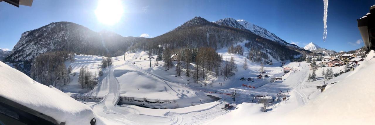 Hotel Piccolo Chalet Claviere Exterior photo