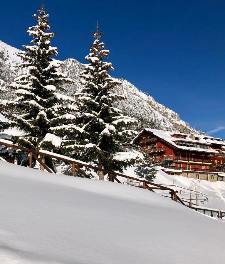 Hotel Piccolo Chalet Claviere Exterior photo