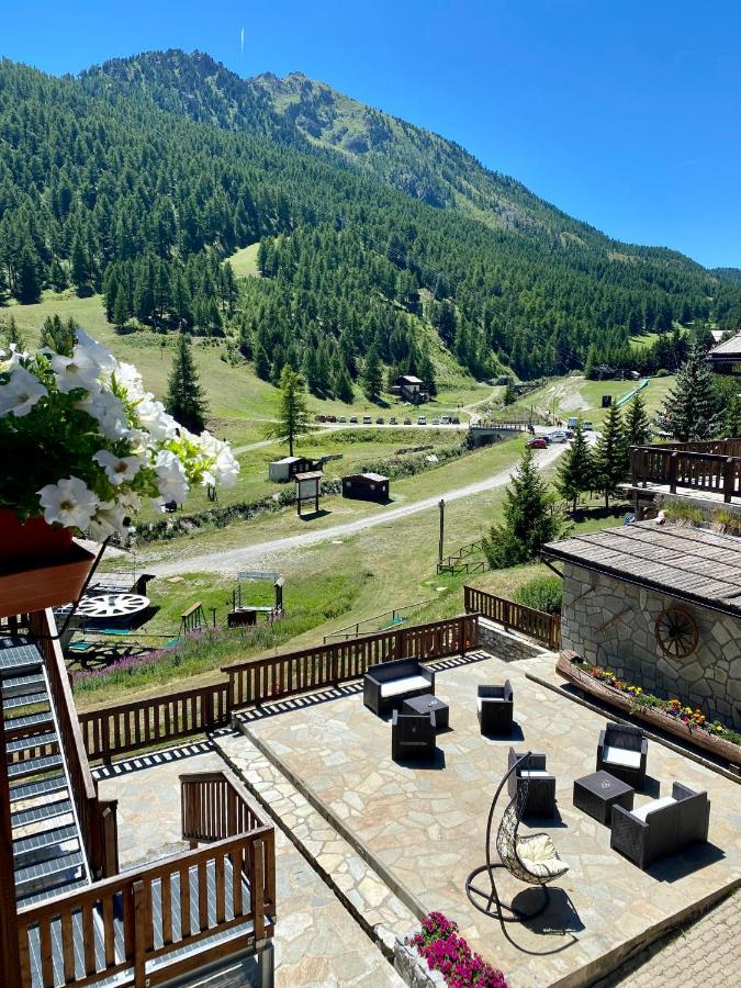 Hotel Piccolo Chalet Claviere Exterior photo