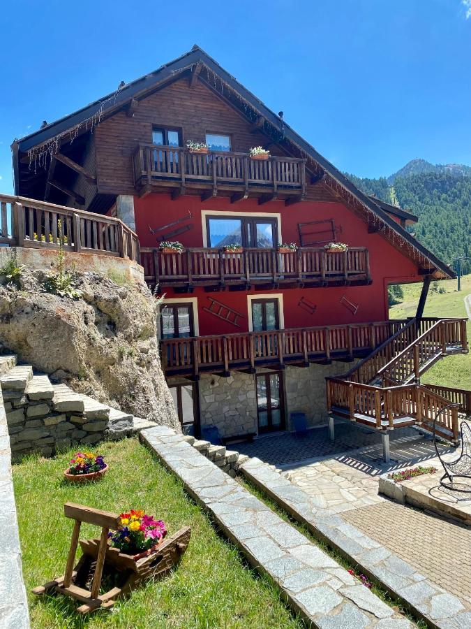 Hotel Piccolo Chalet Claviere Exterior photo
